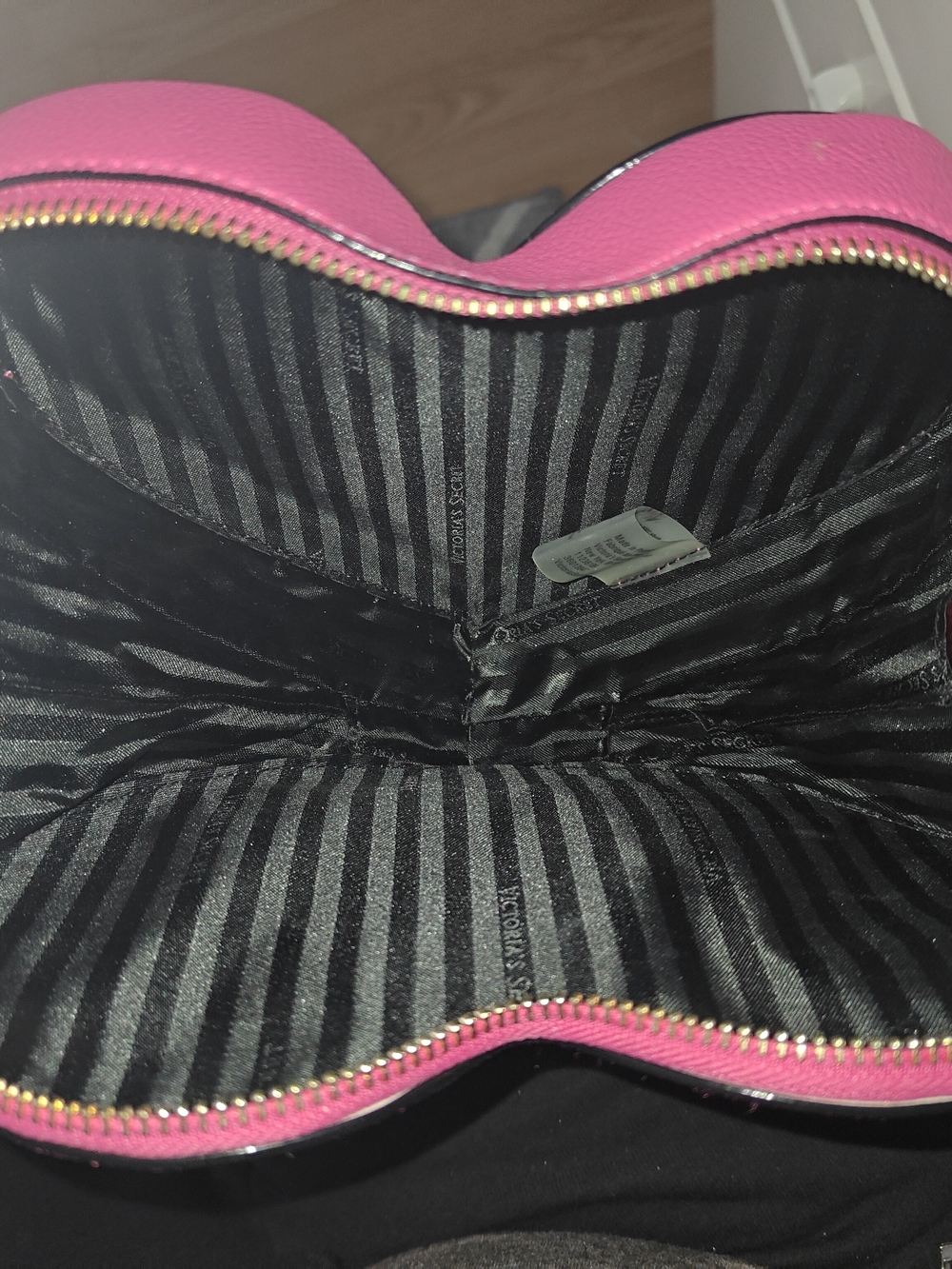Victoria's Secret Hot Pink Heart Crossbody Bag - Picture 6 of 6